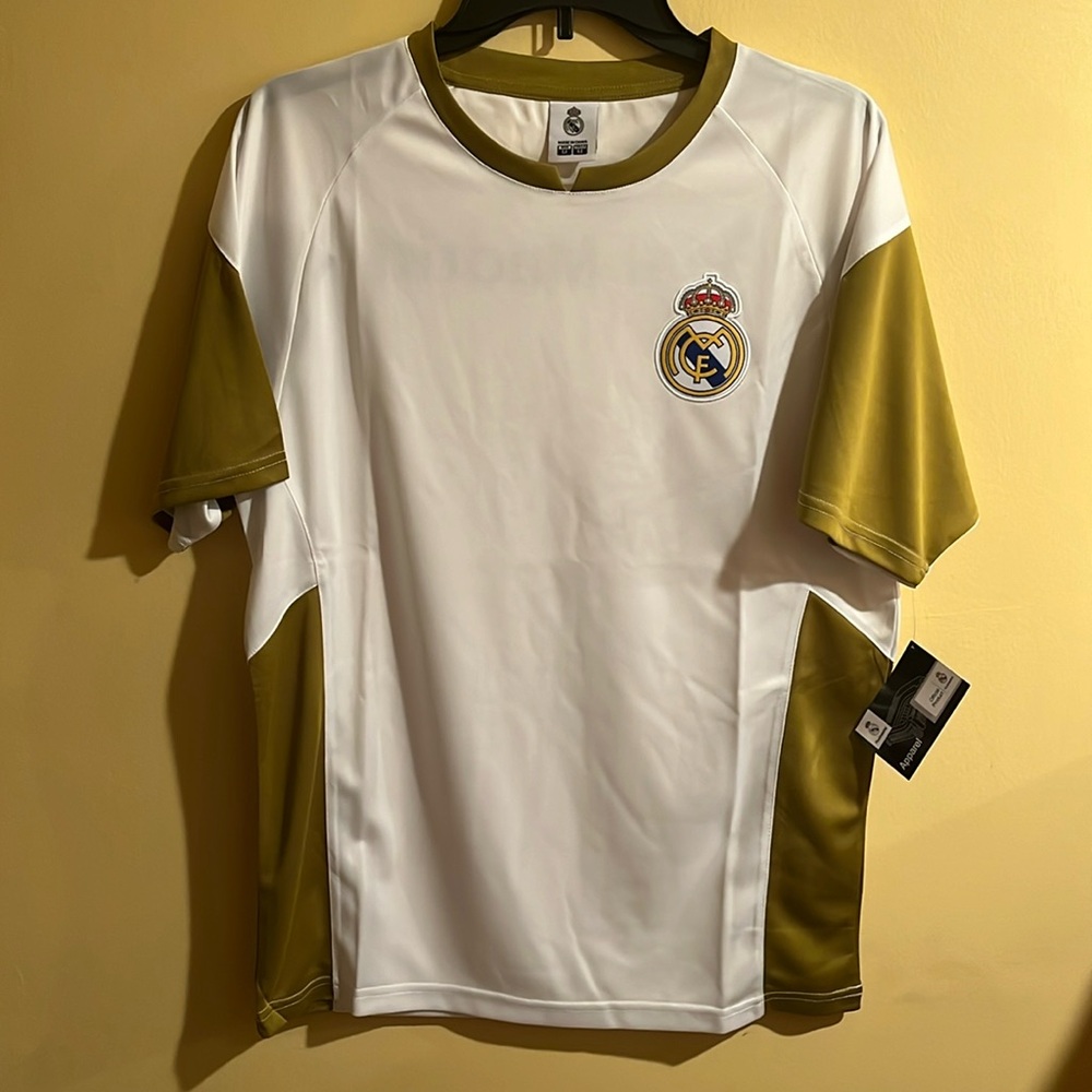 Jersey Soccer Real Madrid size Medium color white